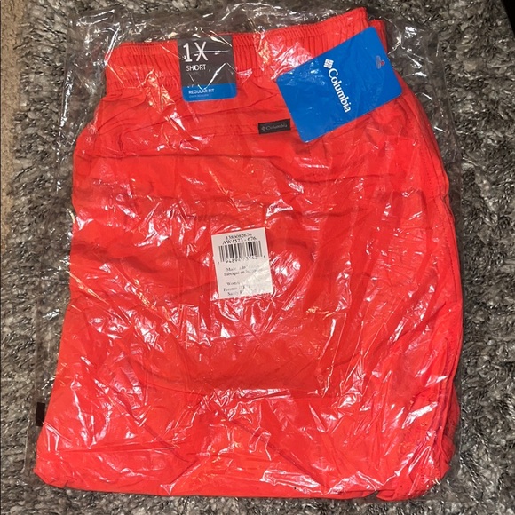 Columbia Pants - Women’s Columbia Red Shorts